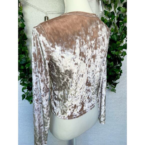 Hollister Beige Nude Velour Crop Top With Chest Opening Women's size Small - Picture 8 of 11
